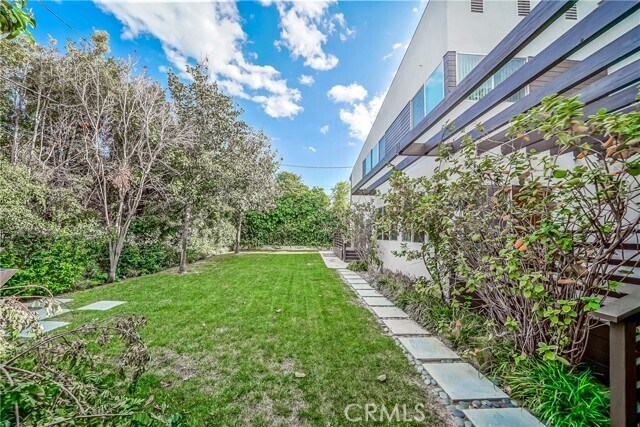 Building Photo - 5512 Leghorn Ave