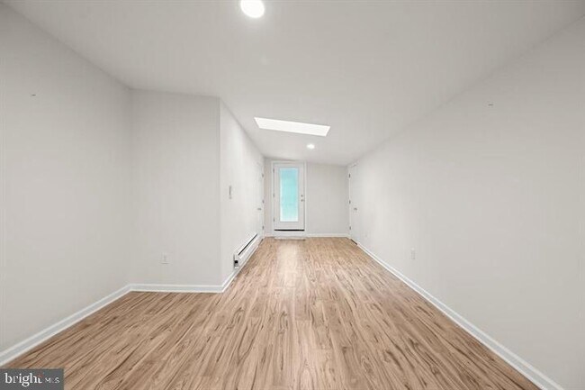 Building Photo - 10600 Vantage Ct
