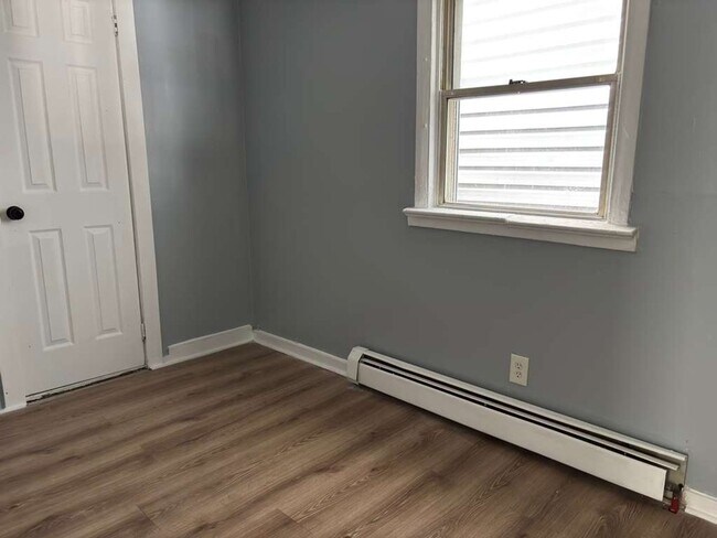 Building Photo - 76 Godwin Ave