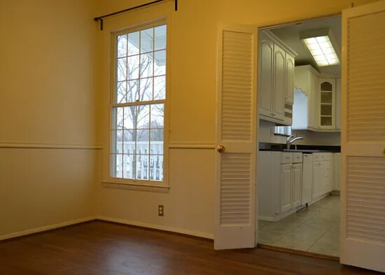 Building Photo - 4616 Twinbrook Rd
