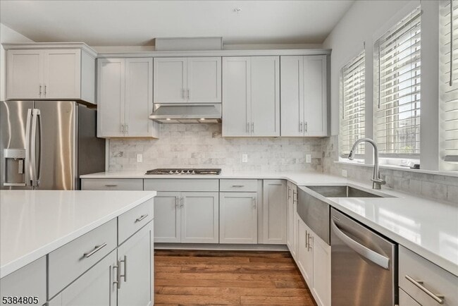 Building Photo - 27 Gala Ct
