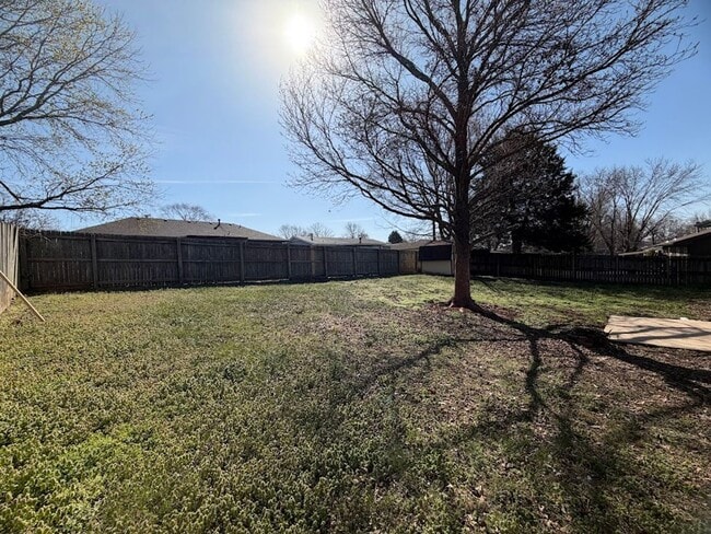 Building Photo - 3 Bedroom Home with Fenced Backyard & Storage Shed