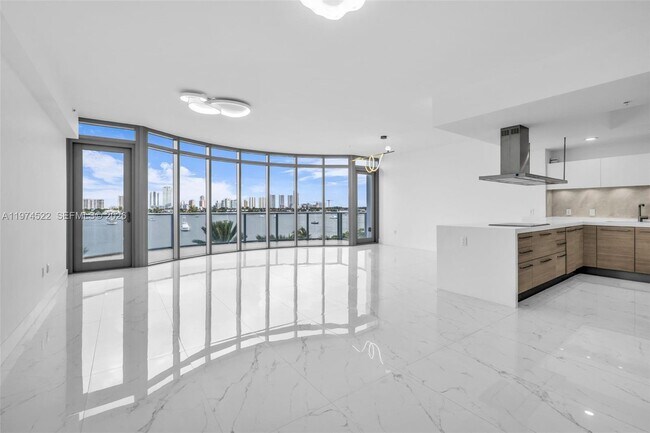 Building Photo - 17111 Biscayne Blvd