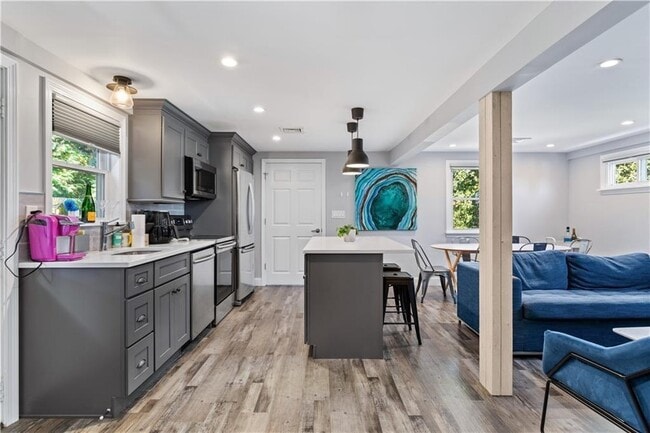 Building Photo - 4 James St