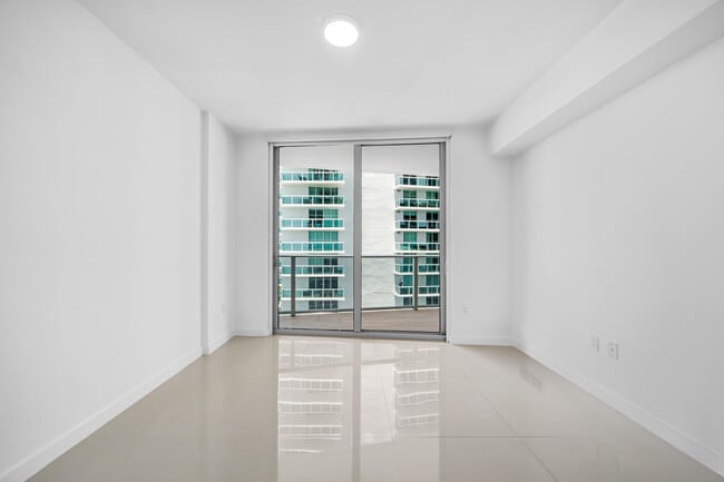 Building Photo - 488 NE 18th St