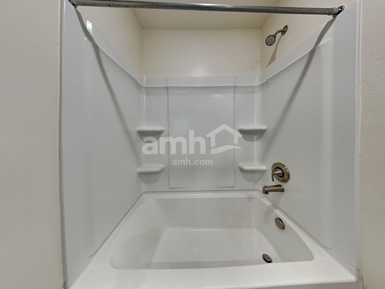 Building Photo - 1233 Wagon Way