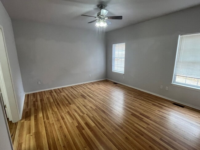 Building Photo - 603 Preston Dr