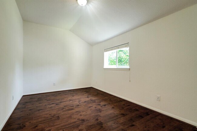 Building Photo - 11126 Sherwood Garden Dr