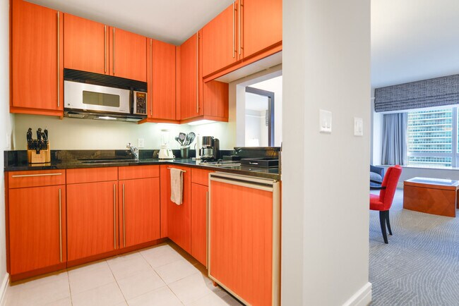 Building Photo - 1441 Brickell Ave