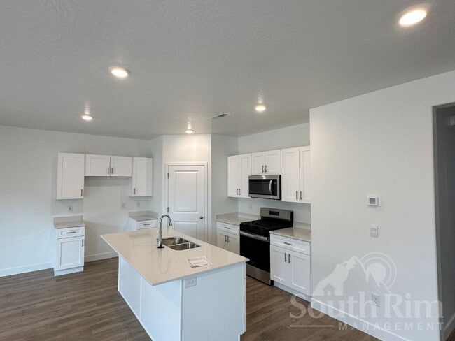 Building Photo - 1477 Fins Rd