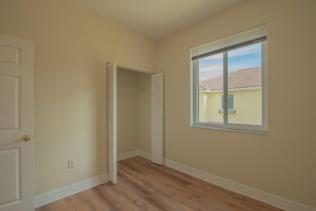 Building Photo - 49 SE Sedona Cir