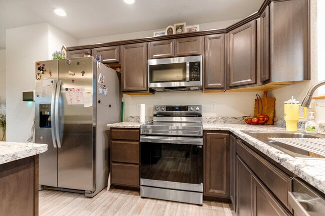 Building Photo - 420 S Clarion Dr