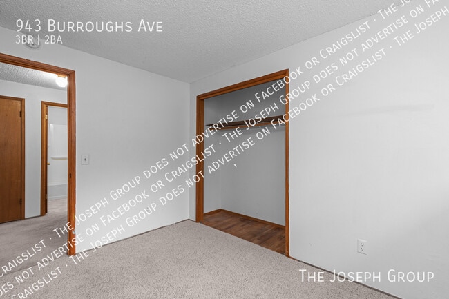 Building Photo - 943 Burroughs Ave