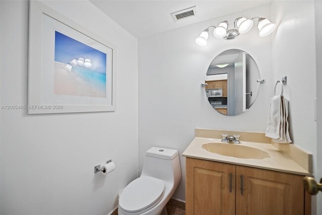 Building Photo - 3725 S Ocean Dr