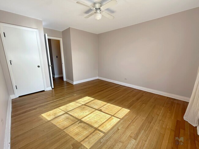 Building Photo - $0 DEPOSIT OPTION. CHARMING VINTAGE 1 BEDR...