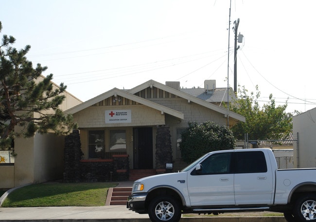 Building Photo - 225 18th St