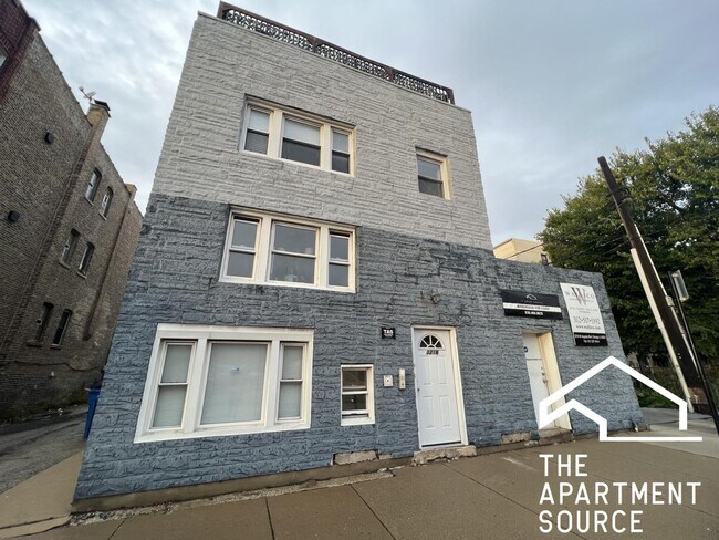 Building Photo - 3216 W Augusta Blvd