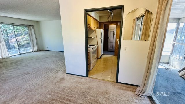 Building Photo - 1 Bedroom Rental