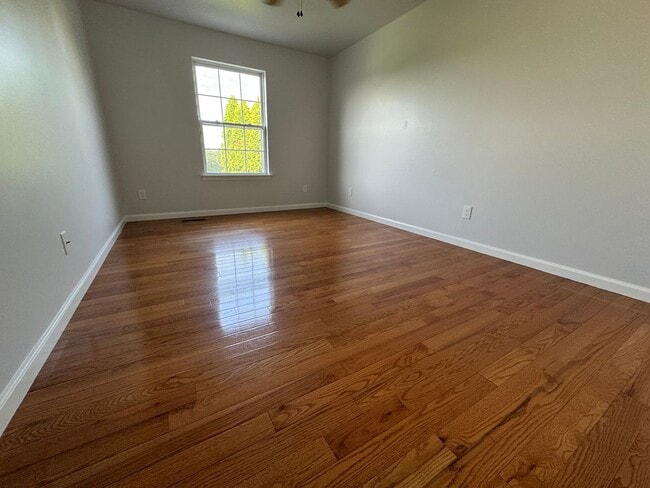 Building Photo - THREE BEDROOM  w Finished Basement- PARKLA...