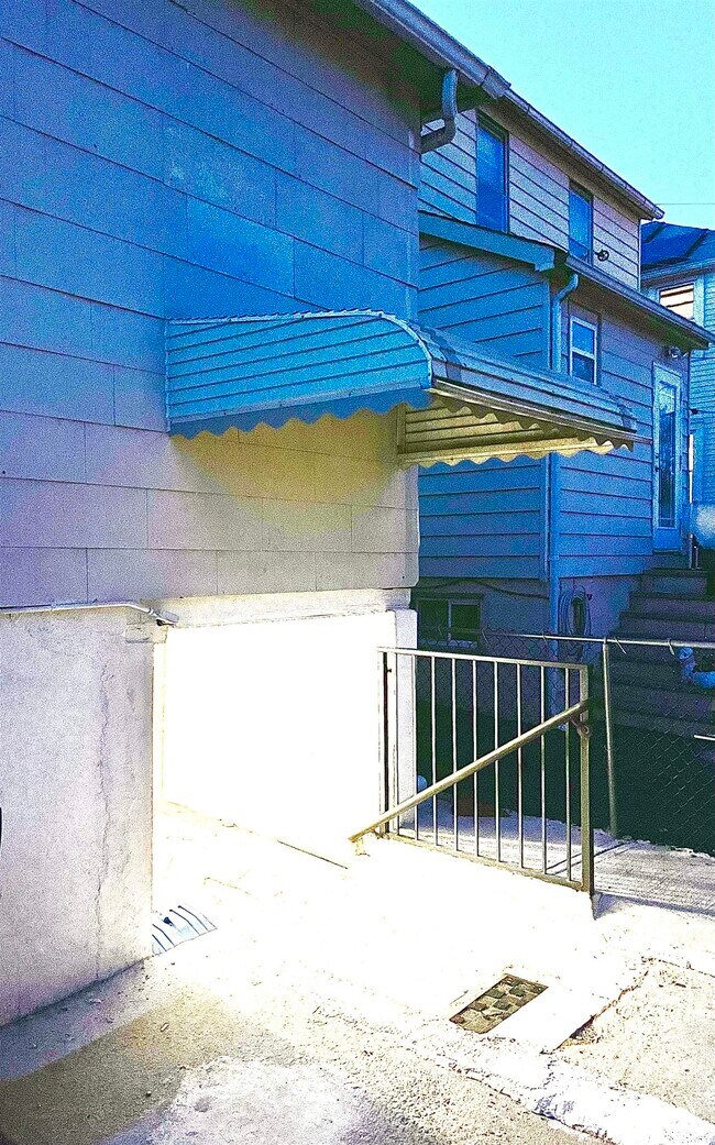 Building Photo - 188 Palisade Ave