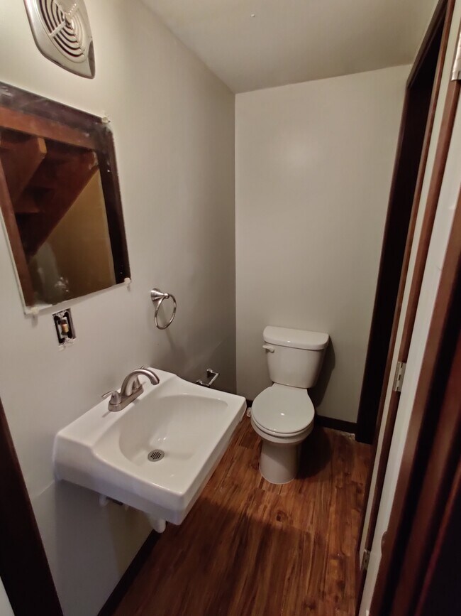 Building Photo - 1230 2nd Dr NE