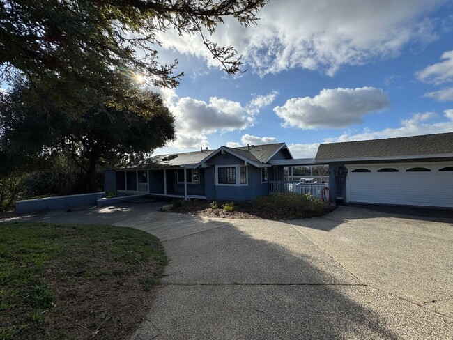 Building Photo - Beautiful home plus Casita for extra room!