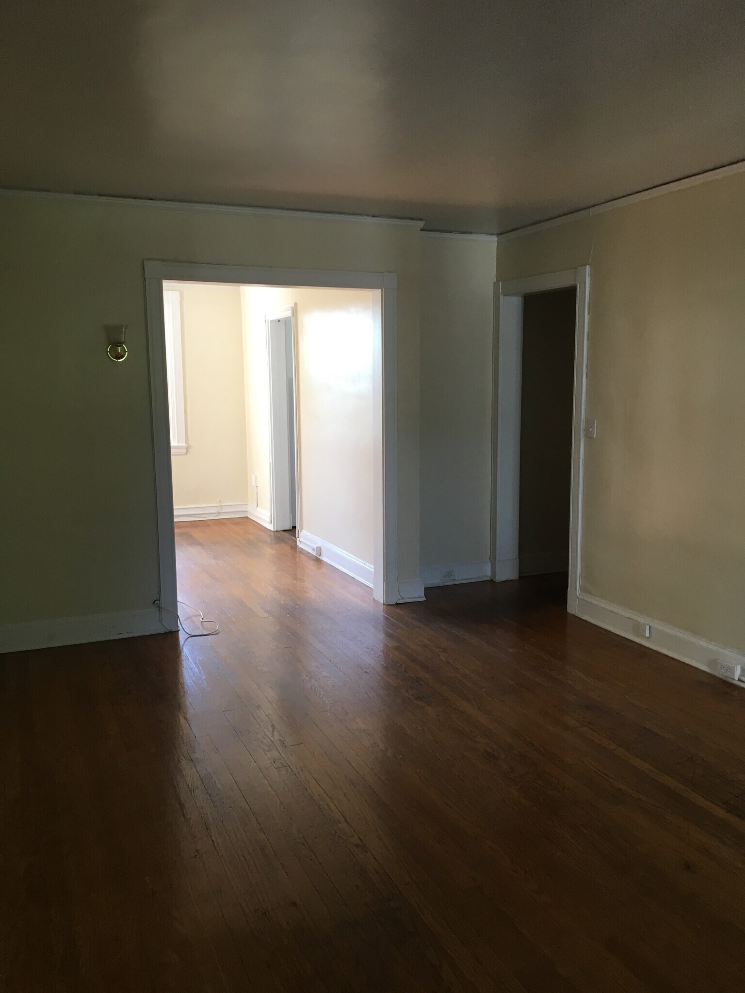 Building Photo - 4135 Roland Ave