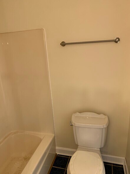Building Photo - 4268 Sample Ct