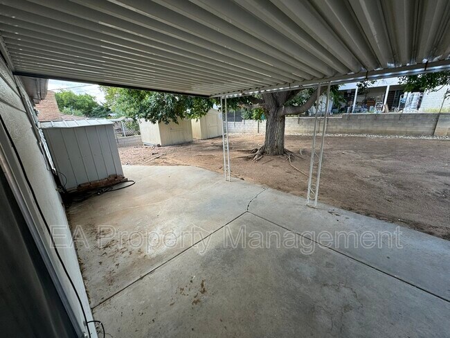 Building Photo - 10321 Santa Paula Ave NE