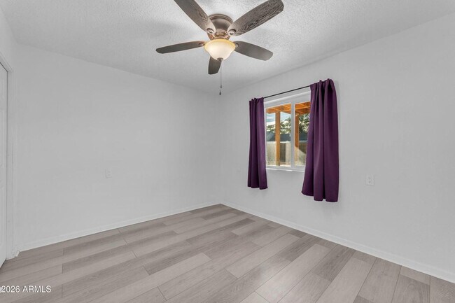 Building Photo - 1852 N Saffron Cir