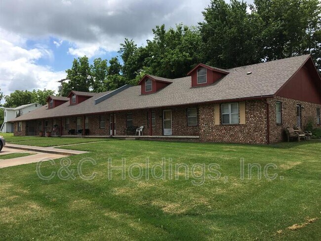 Building Photo - 210 N Ash Ave