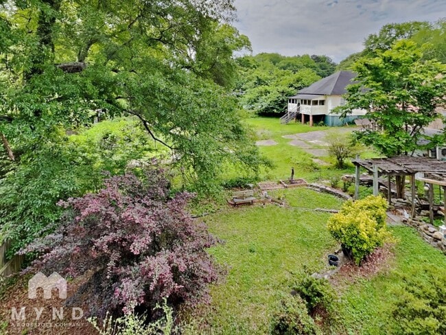 Building Photo - 1575 Laurel Park Pl