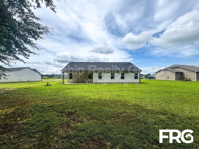 Building Photo - 110 Highland Pk Dr