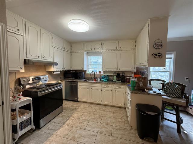 Building Photo - 2517 Honeysuckle Ave