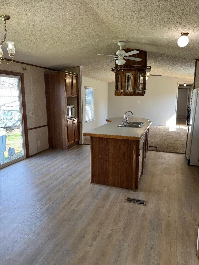 Building Photo - 1311 Melinda Dr