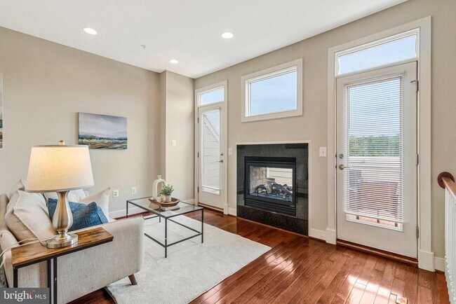 Building Photo - 4531 Westhall Dr