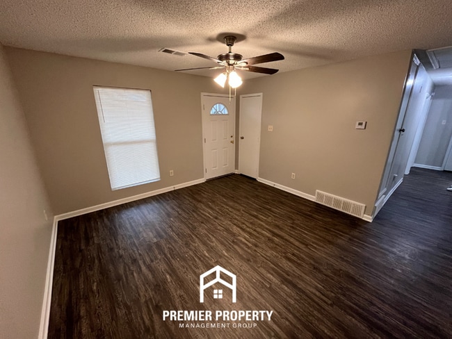 Building Photo - 5017 Penwood Cove