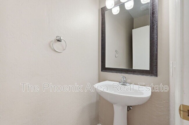 Building Photo - 3061 W Jasper Butte Dr