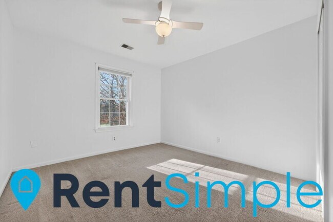 Building Photo - 13136 Ashnut Ln