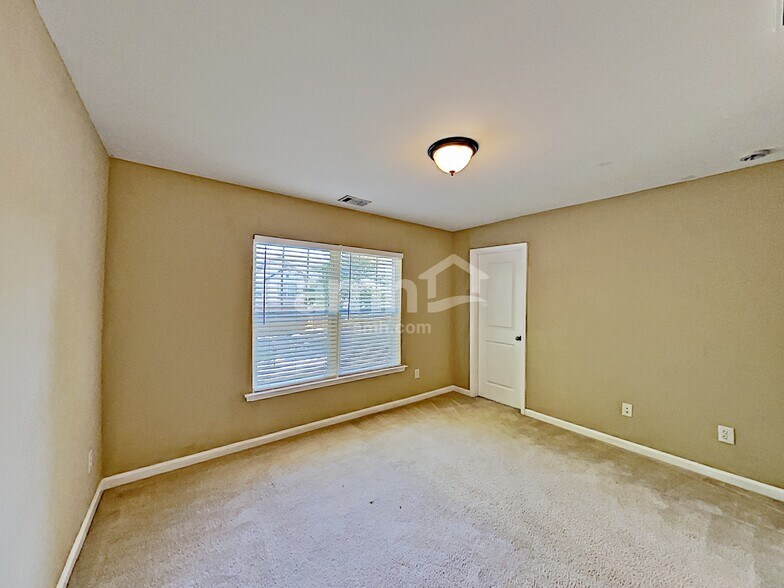 Building Photo - 255 Shaw Dr