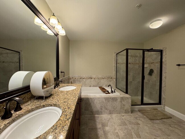 Building Photo - Stunning 3 Bed 2.5 Bath End Unit Townhome In Desired Preserve At Goose Creek - Water Included