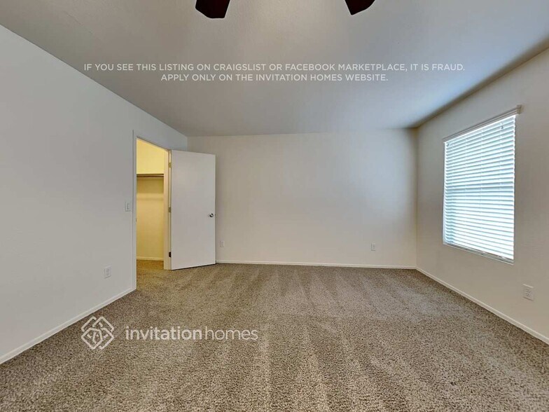 Building Photo - 651 E Banelli Pl