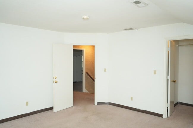 Building Photo - 119 Harmon St