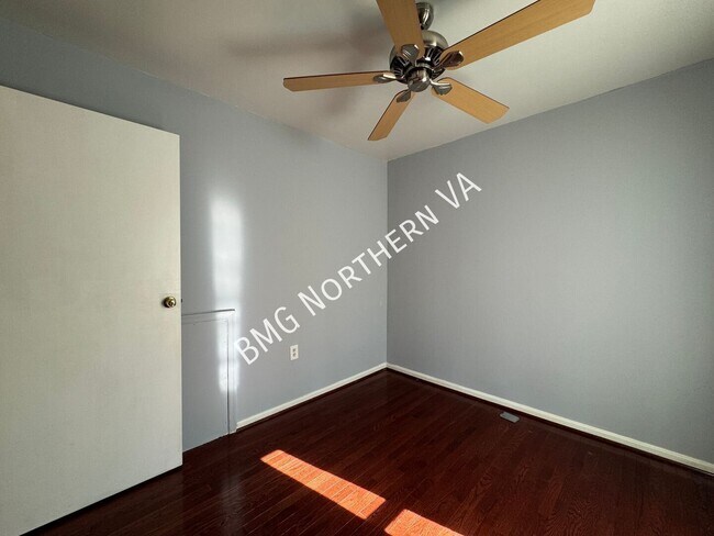 Building Photo - 7343 Rokeby Dr