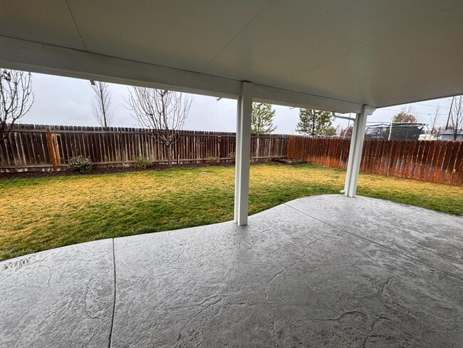 Building Photo - 16581 Berkley Ave