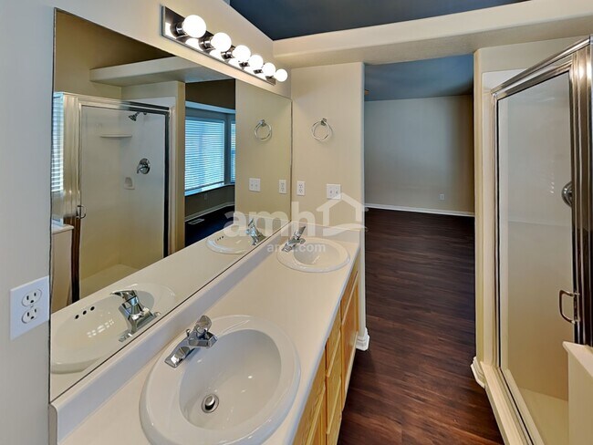 Building Photo - 2049 S Fremont Crest Ave W