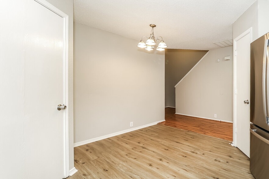 Building Photo - 8564 Charleston Ave