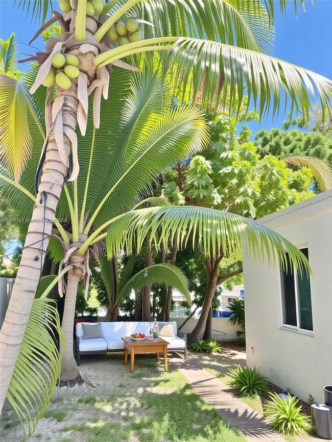 Building Photo - 16204 NE 18th Ct