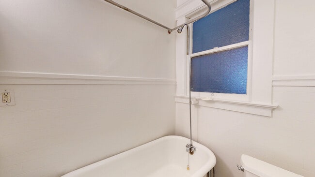 Building Photo - 254 Ivy St