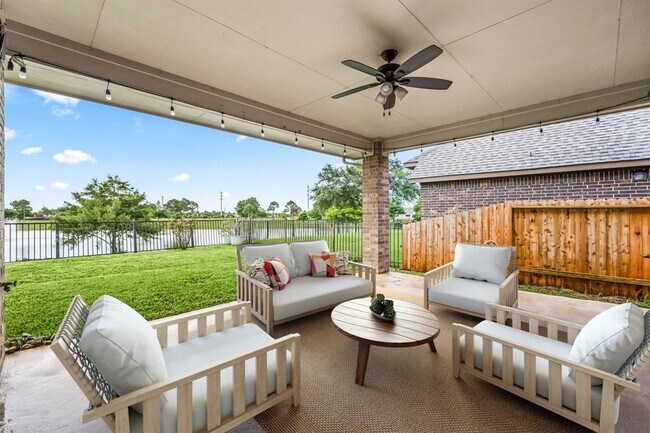 Building Photo - 2107 Pearl Bay Ct